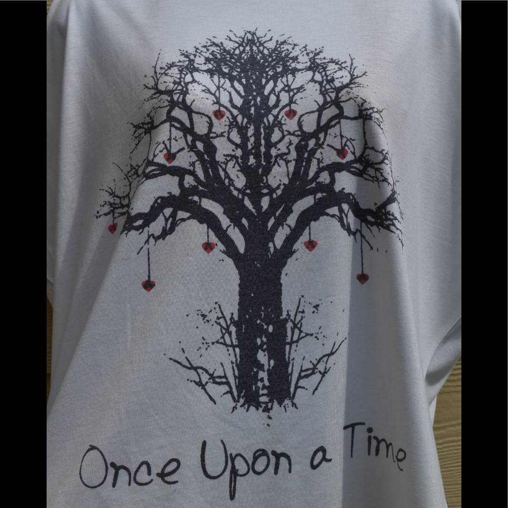 Graphic tee